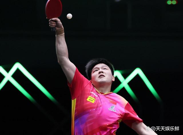 周鹏竖中指 周鹏竖中指