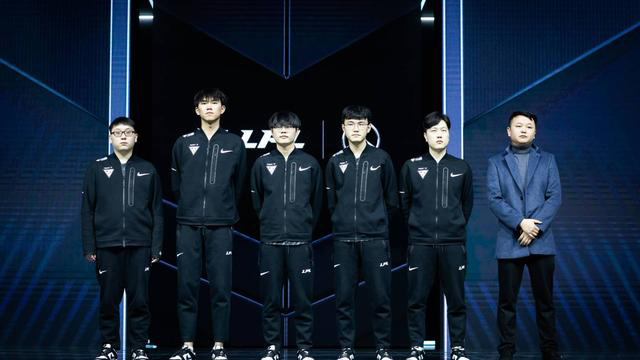 而是他二十 而是他二十