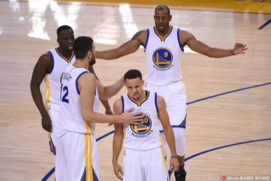 她的缺席意 她的缺席意